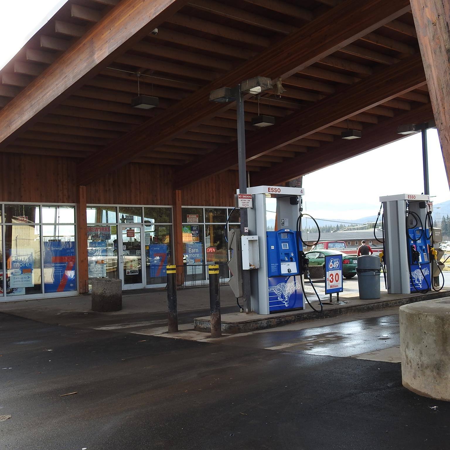 Kyah Food and Fuel - Esso